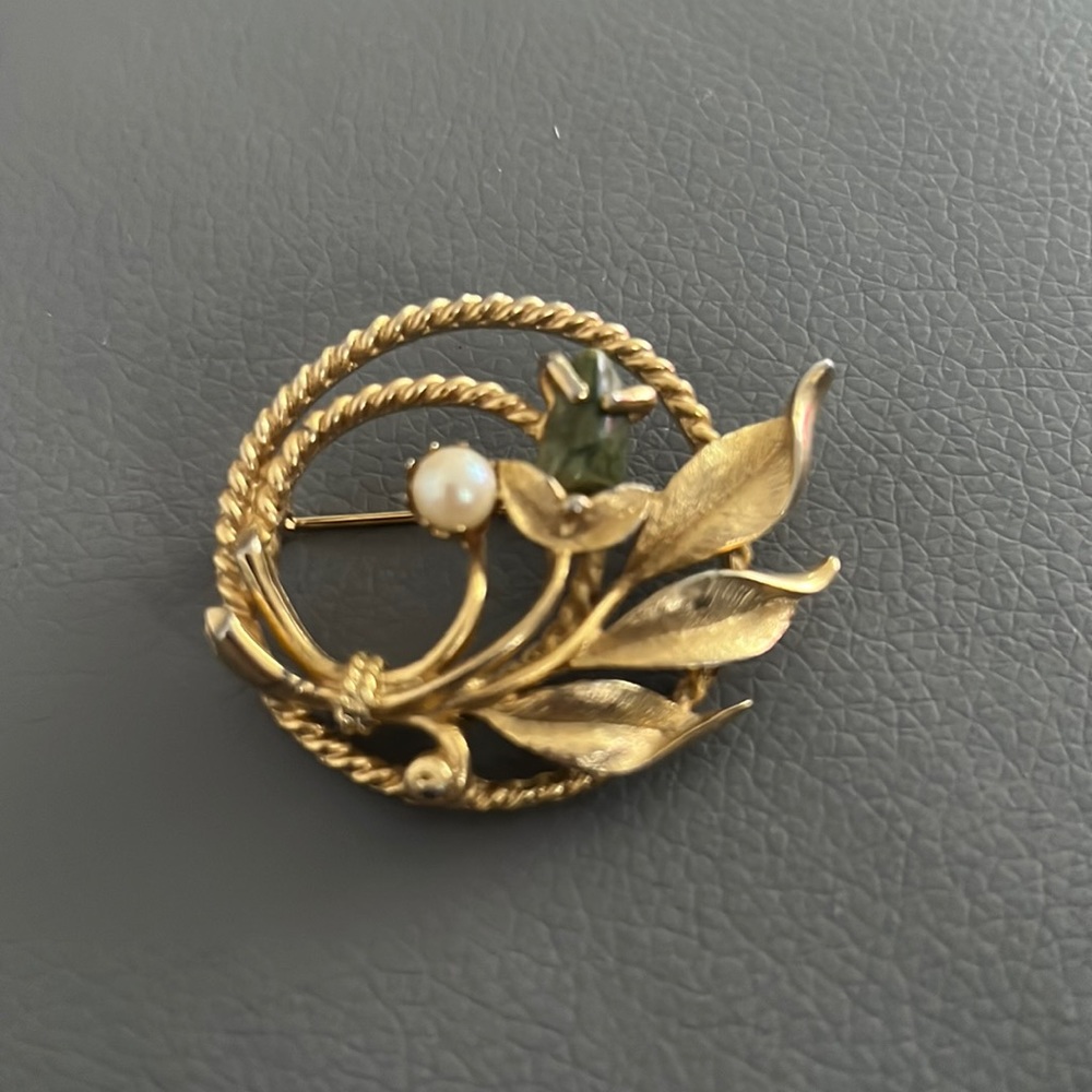 Vintage SARAH COVENTRY "Jade Garden" Floral Brooch Jade Stone and Cultured Pearl